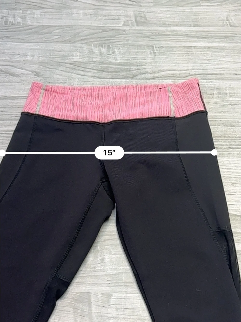 lululemon athletica Black Capri Leggings with Pink Waistband Size Medium 6